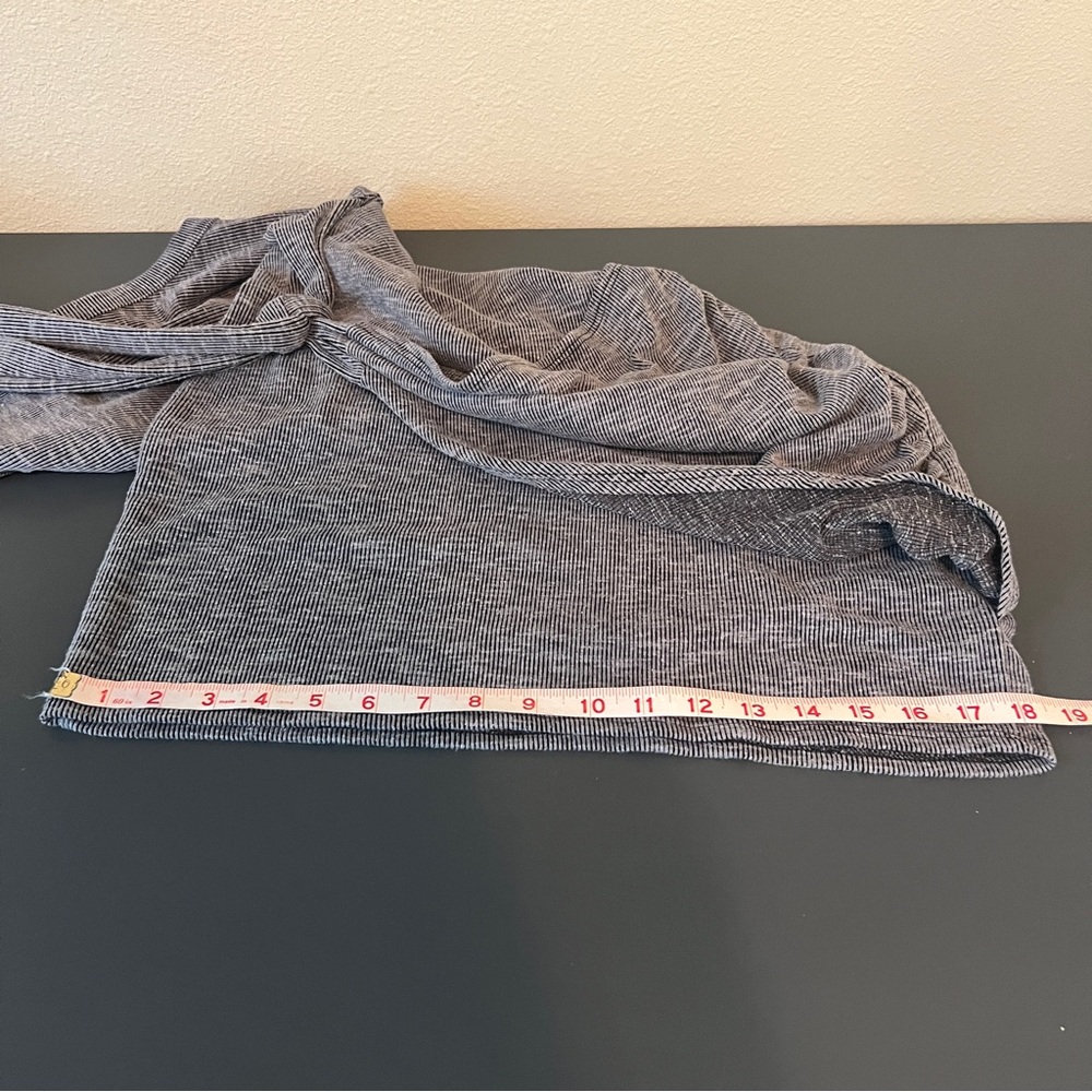 Gilli Gray Mini Faux Wrap Cotton Dress with Modern Elegance - Picture 9 of 10